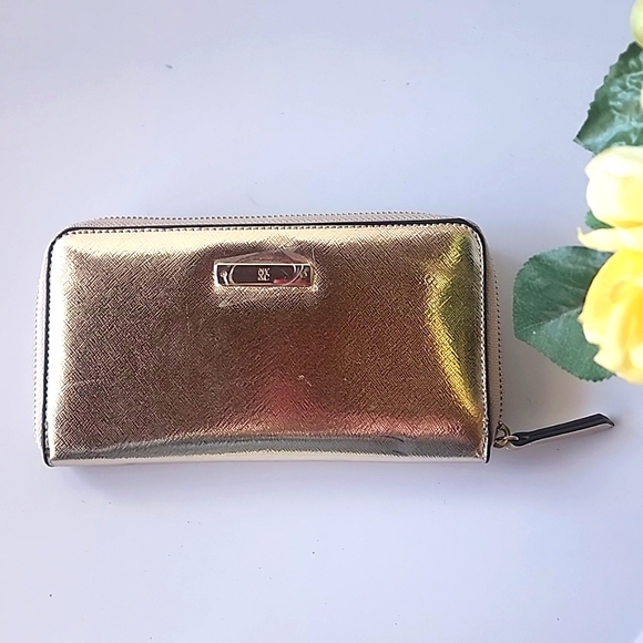 NWOT. NY&C Clutch/ Wallet. - Picture 7 of 13